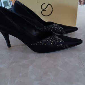 SAINT JOHN MADE IN ITALY BLACK SATIN EMBELLISHED BEADED POINTED TOE HEELS SHOES